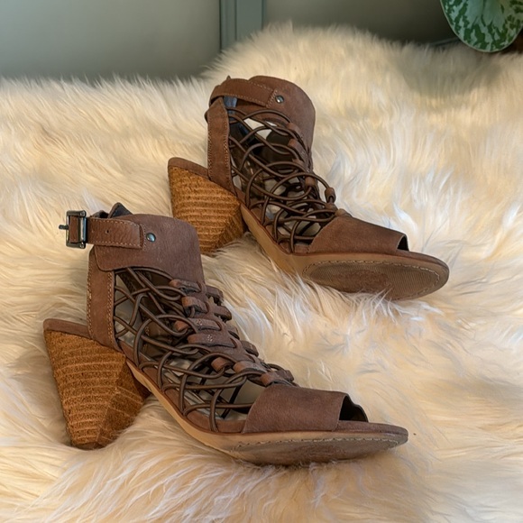 Vince Camuto Evel Caged Peep Toe Gladiator Sandals / Booties Size 7.5 Smoke Taup - Picture 5 of 8
